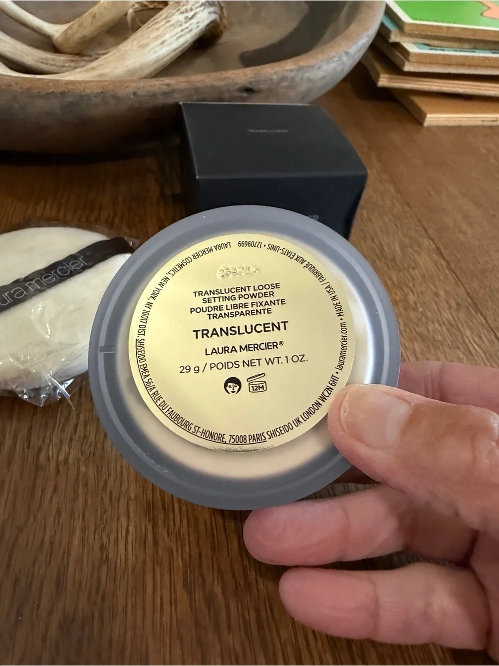 laura mercier Translucent Loose Setting Powder with Puff. NWT